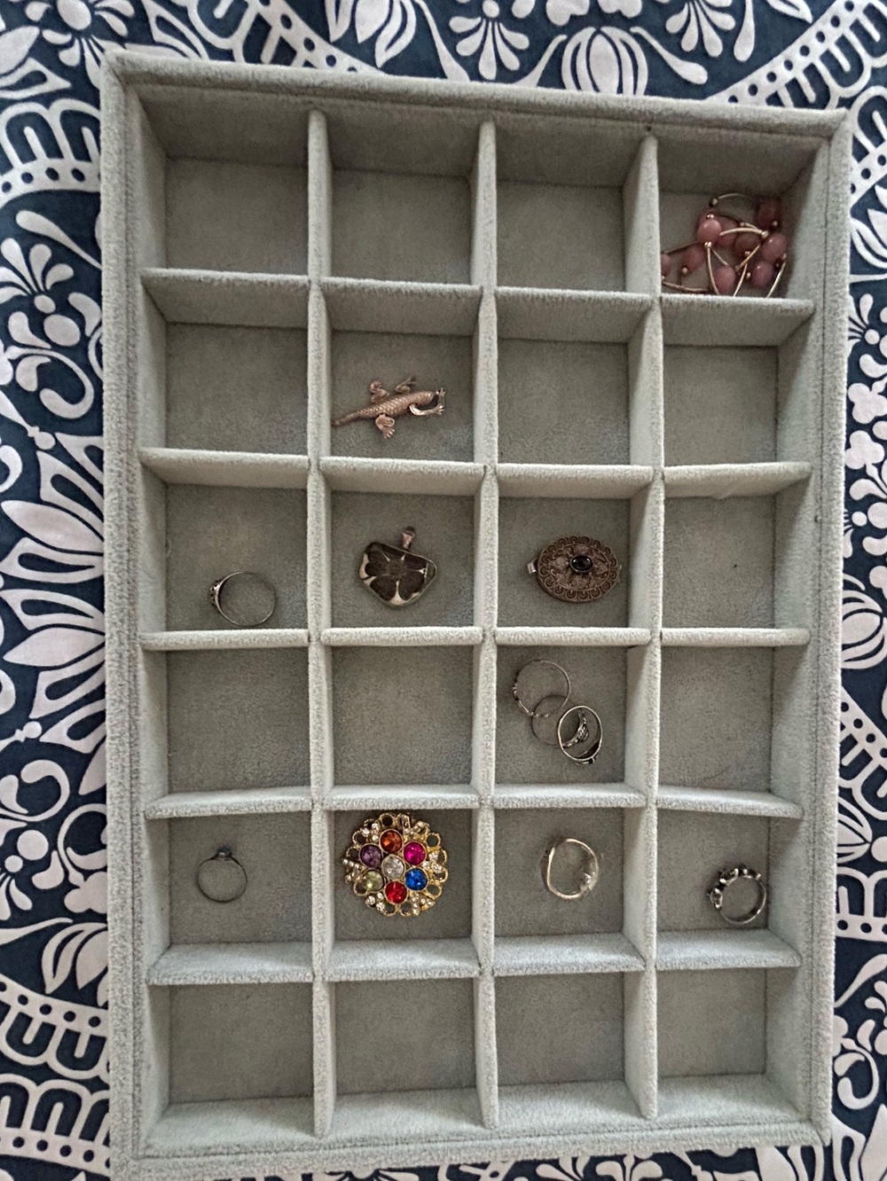 Velvet Soft Jewelry Organizer Tray - Light Gray 24-Compartment